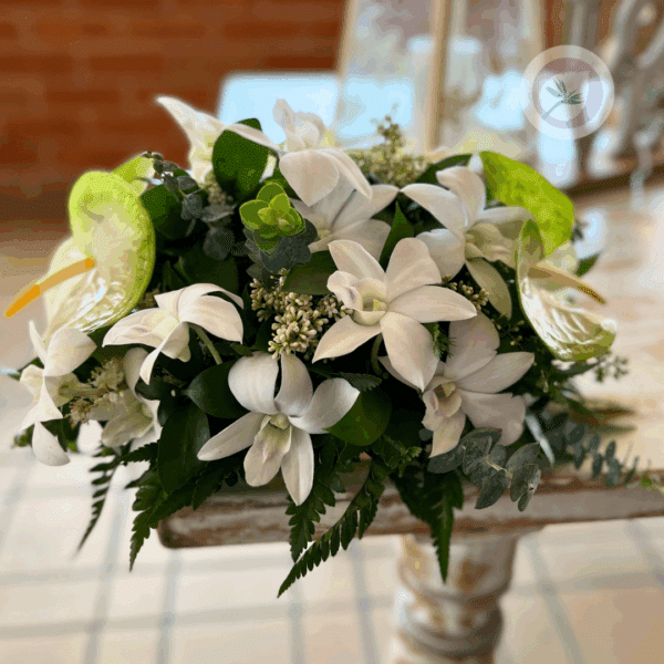 Hermoso centro de mesa de anturios para boda o evento, disponible para recoger en nuestra tienda en MEDELLÍN o en RIONEGRO! Contáctata con nosotros.